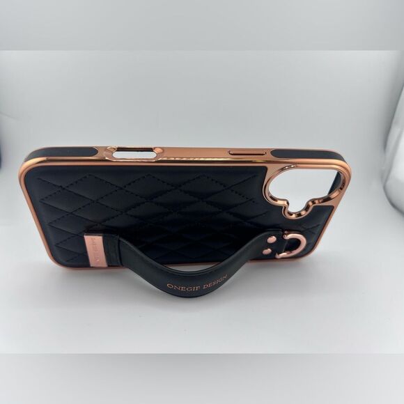 iPhone 16 Plus Case – Quilted Leather Look with Rose Gold Frame & Handle - Picture 8 of 8